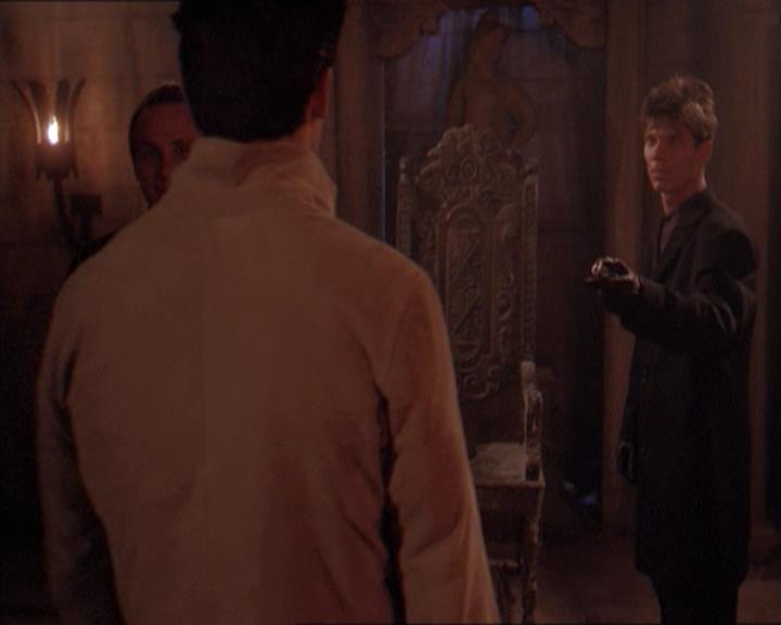 Charmed-Online-dot-215GiveMeASign2118.jpg