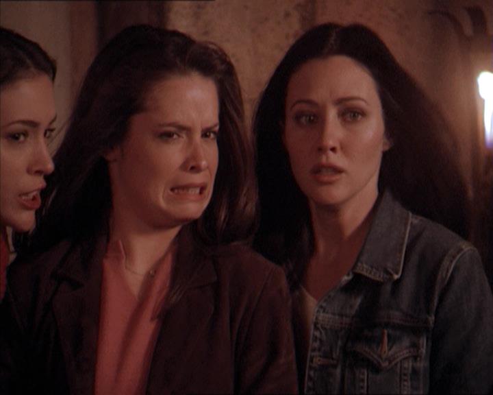 Charmed-Online-dot-215GiveMeASign2151.jpg