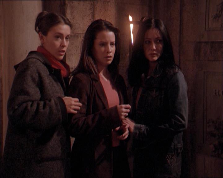 Charmed-Online-dot-215GiveMeASign2162.jpg