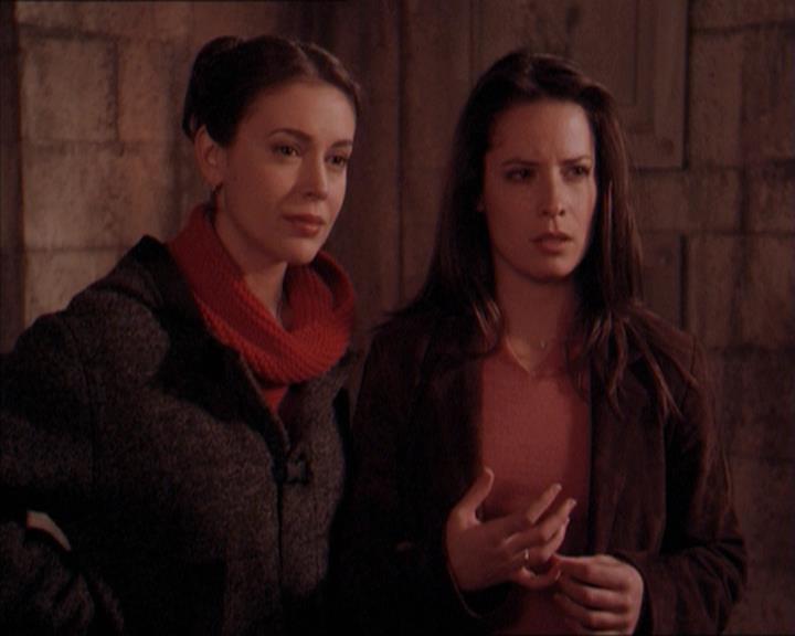 Charmed-Online-dot-215GiveMeASign2190.jpg