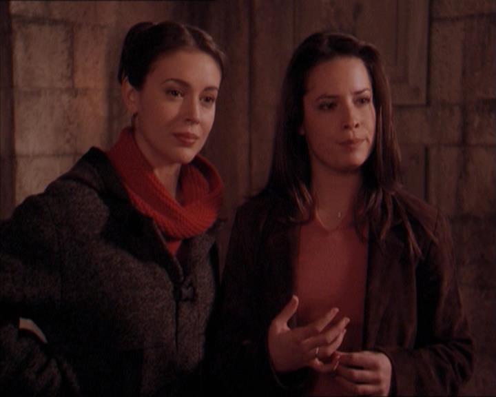 Charmed-Online-dot-215GiveMeASign2195.jpg