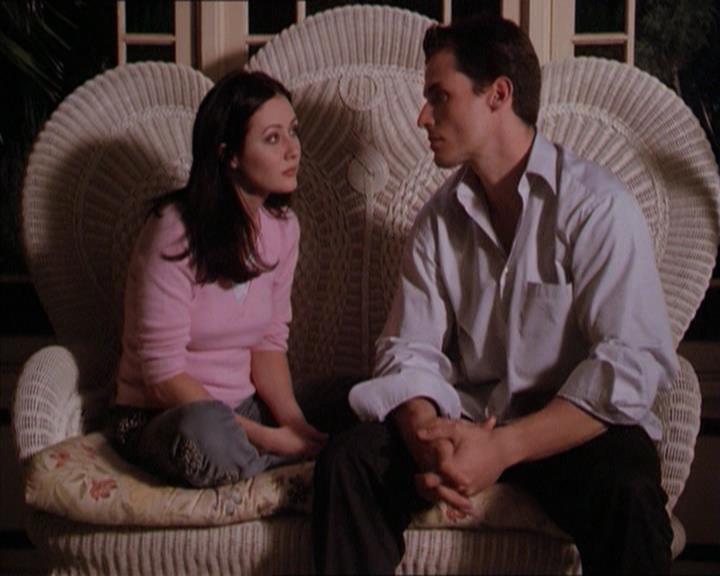 Charmed-Online-dot-215GiveMeASign2221.jpg