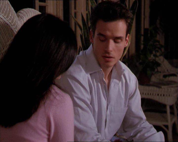 Charmed-Online-dot-215GiveMeASign2223.jpg