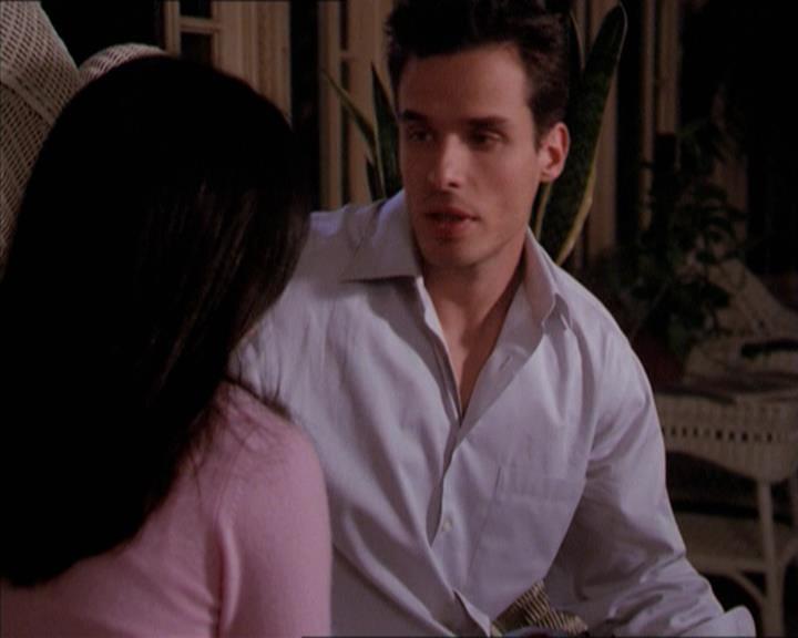 Charmed-Online-dot-215GiveMeASign2224.jpg