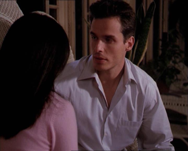 Charmed-Online-dot-215GiveMeASign2225.jpg