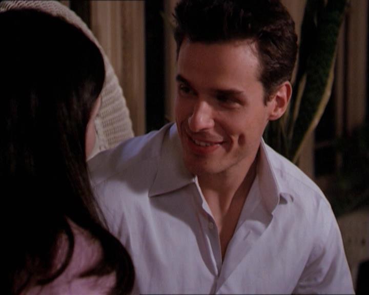 Charmed-Online-dot-215GiveMeASign2248.jpg
