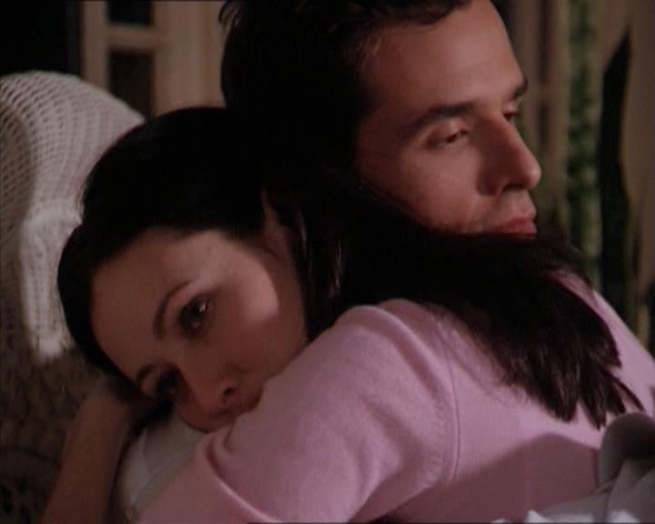 Charmed-Online-dot-215GiveMeASign2265.jpg
