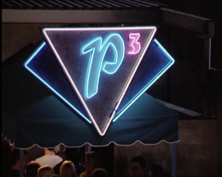 Charmed-Online-dot-215GiveMeASign2270.jpg
