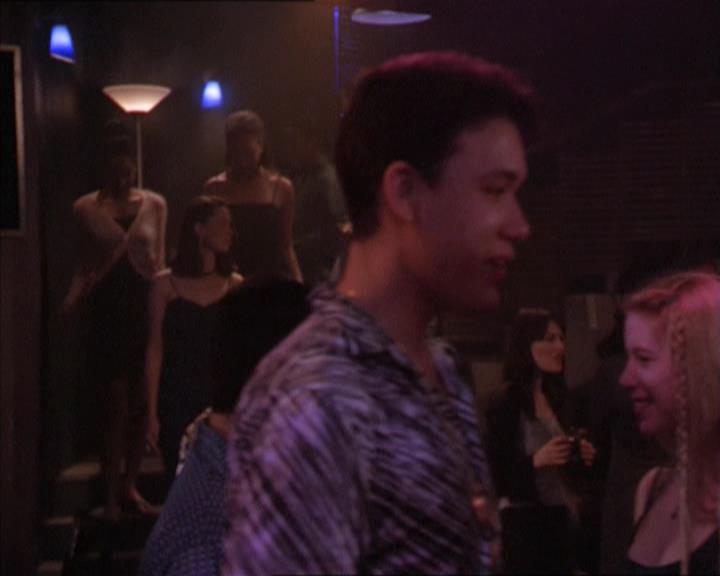 Charmed-Online-dot-215GiveMeASign2272.jpg