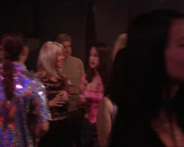 Charmed-Online-dot-215GiveMeASign2275.jpg