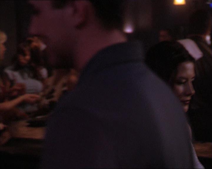 Charmed-Online-dot-215GiveMeASign2276.jpg