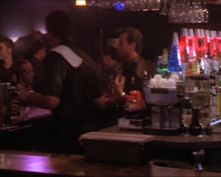 Charmed-Online-dot-215GiveMeASign2277.jpg