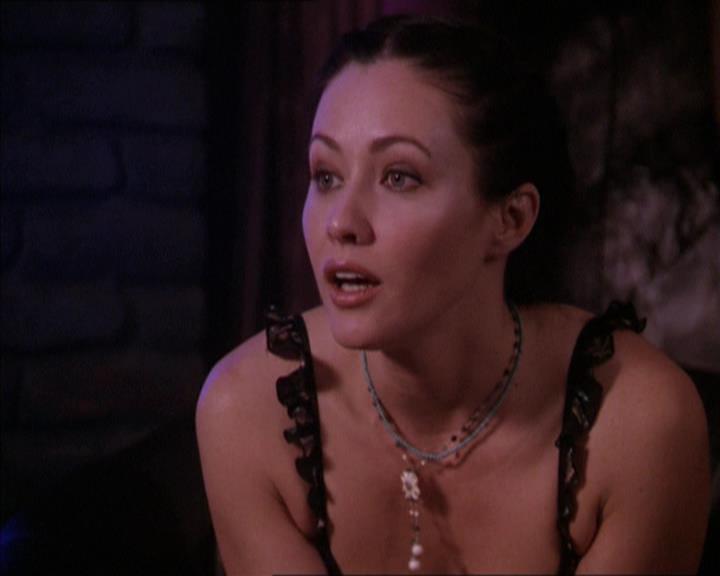 Charmed-Online-dot-215GiveMeASign2306.jpg
