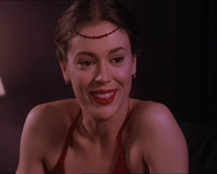 Charmed-Online-dot-215GiveMeASign2311.jpg