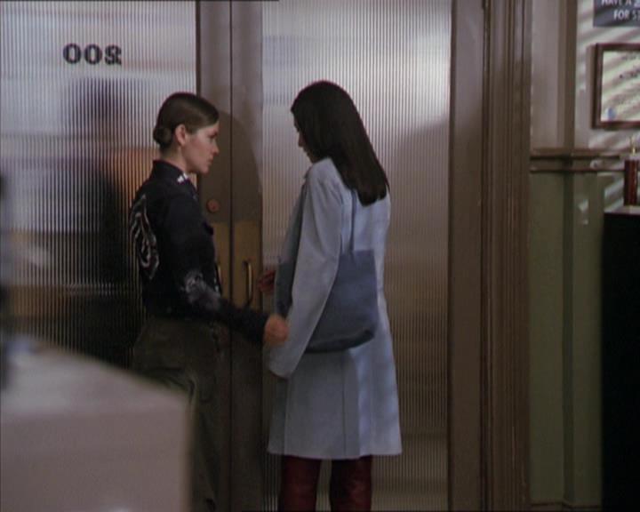 Charmed-Online-dot-216MurphysLuck0874.jpg
