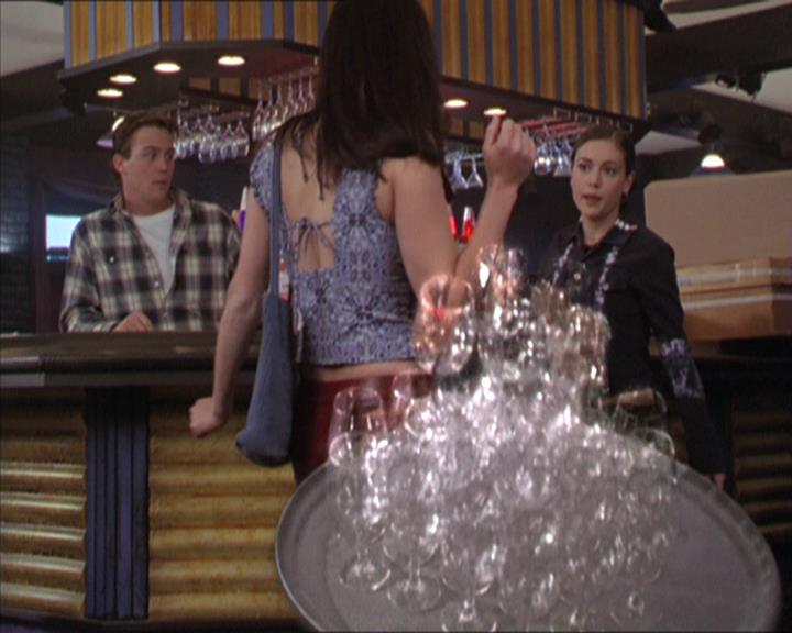 Charmed-Online-dot-216MurphysLuck1051.jpg