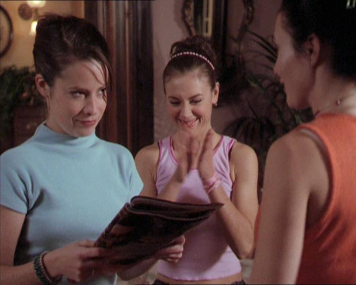 Charmed-Online-dot-216MurphysLuck2269.jpg