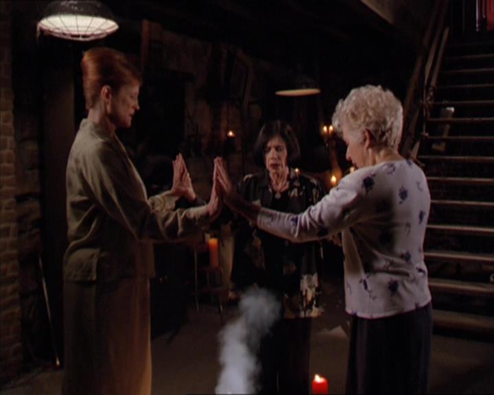 Charmed-Online-dot-217HowtoMakeAQuiltoutofAmericans0038.jpg