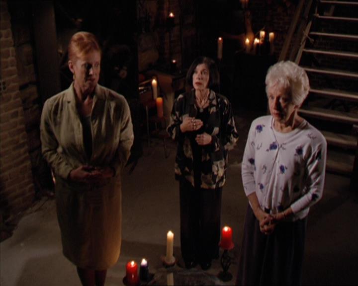 Charmed-Online-dot-217HowtoMakeAQuiltoutofAmericans0061.jpg