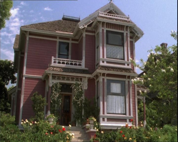 Charmed-Online-dot-217HowtoMakeAQuiltoutofAmericans0114.jpg