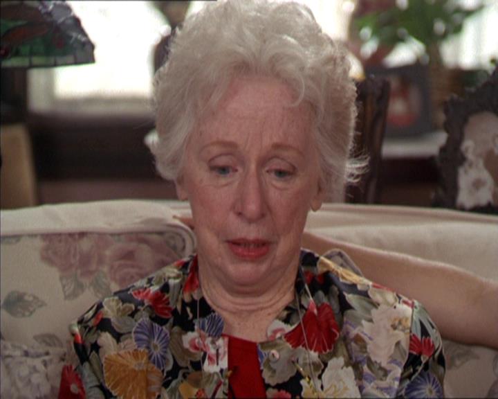 Charmed-Online-dot-217HowtoMakeAQuiltoutofAmericans0332.jpg Charmed-Online-dot-217HowtoMakeAQuiltoutofAmericans0332.jpg