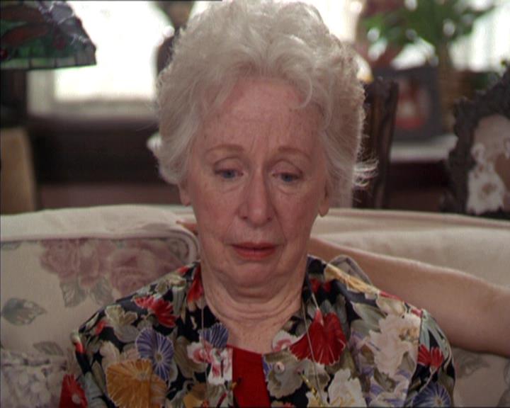 Charmed-Online-dot-217HowtoMakeAQuiltoutofAmericans0333.jpg Charmed-Online-dot-217HowtoMakeAQuiltoutofAmericans0333.jpg