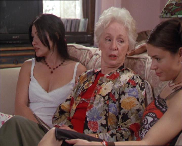 Charmed-Online-dot-217HowtoMakeAQuiltoutofAmericans0351.jpg