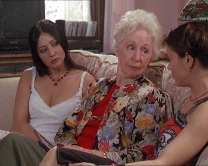 Charmed-Online-dot-217HowtoMakeAQuiltoutofAmericans0361.jpg