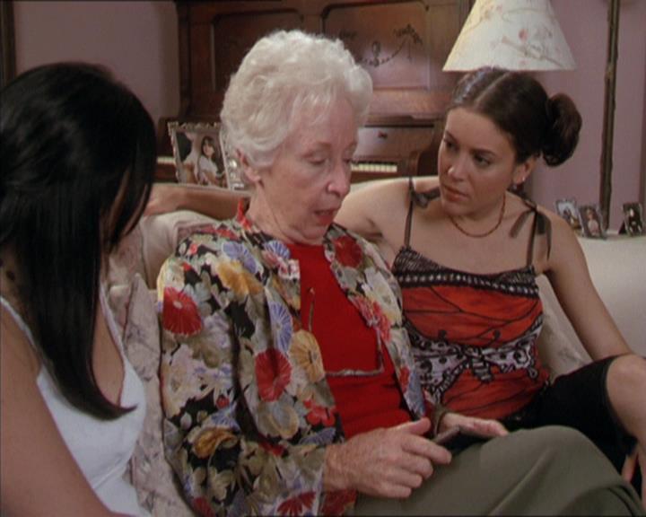 Charmed-Online-dot-217HowtoMakeAQuiltoutofAmericans0380.jpg