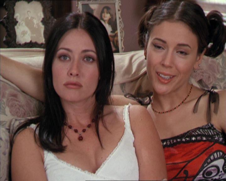 Charmed-Online-dot-217HowtoMakeAQuiltoutofAmericans0400.jpg