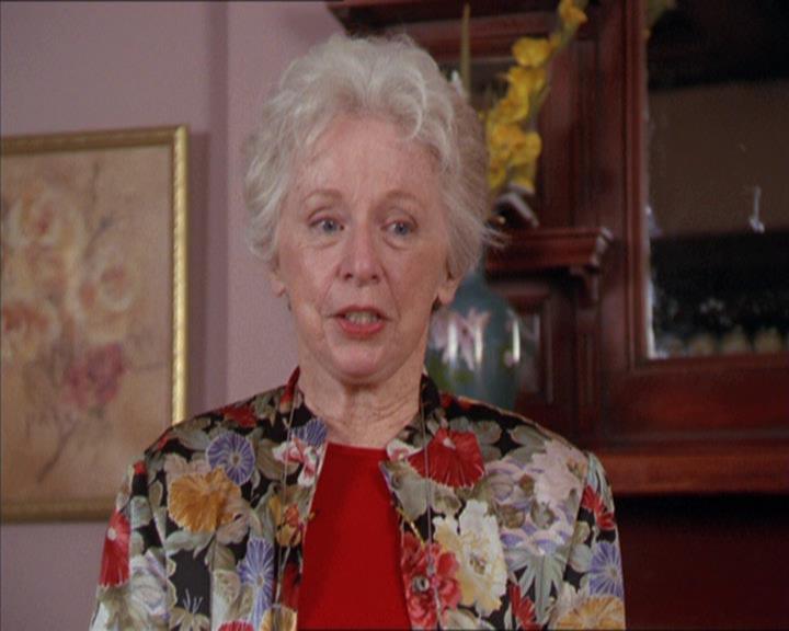 Charmed-Online-dot-217HowtoMakeAQuiltoutofAmericans0403.jpg