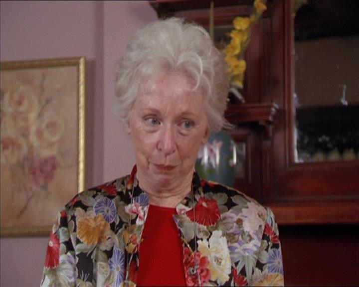 Charmed-Online-dot-217HowtoMakeAQuiltoutofAmericans0404.jpg