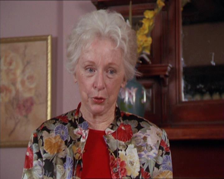 Charmed-Online-dot-217HowtoMakeAQuiltoutofAmericans0405.jpg