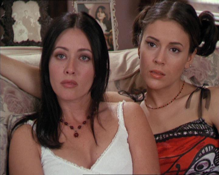 Charmed-Online-dot-217HowtoMakeAQuiltoutofAmericans0406.jpg