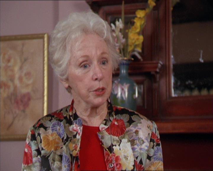 Charmed-Online-dot-217HowtoMakeAQuiltoutofAmericans0409.jpg