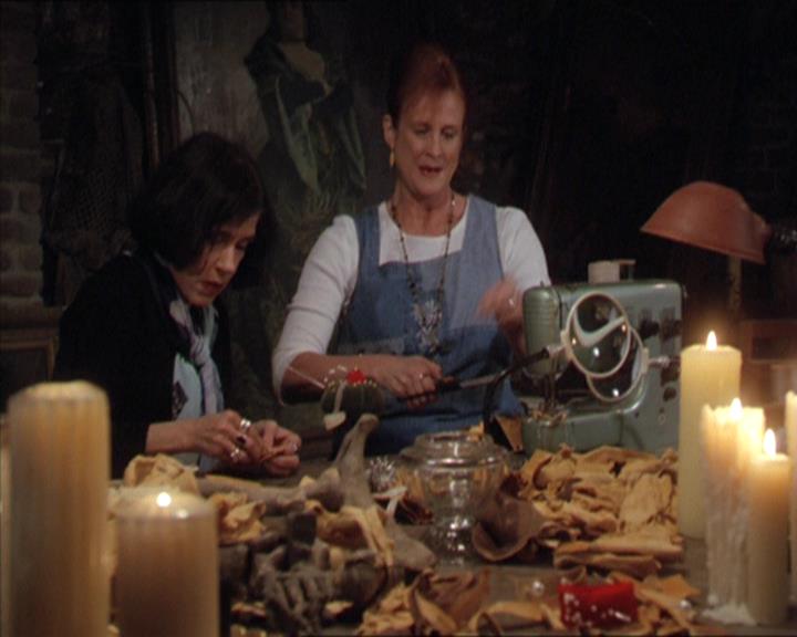 Charmed-Online-dot-217HowtoMakeAQuiltoutofAmericans0644.jpg