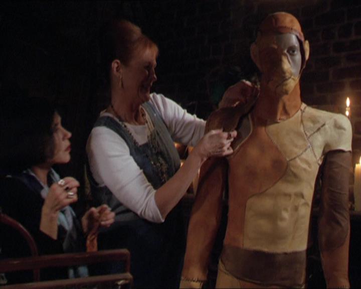 Charmed-Online-dot-217HowtoMakeAQuiltoutofAmericans0649.jpg Charmed-Online-dot-217HowtoMakeAQuiltoutofAmericans0649.jpg