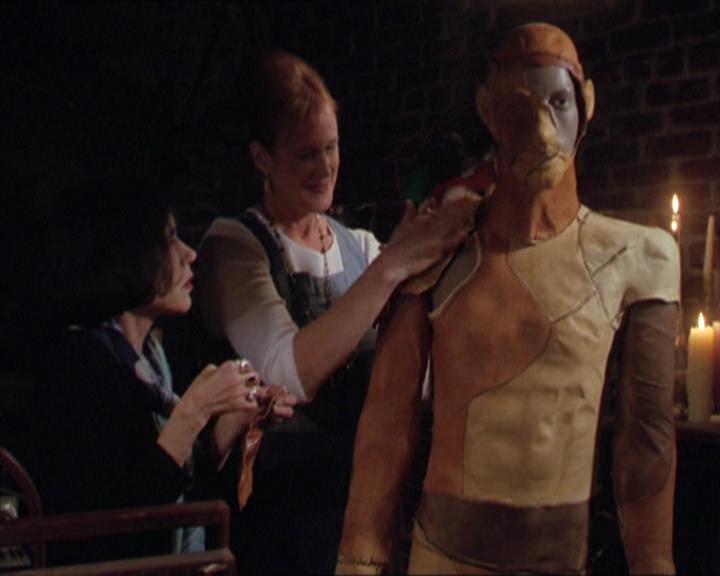 Charmed-Online-dot-217HowtoMakeAQuiltoutofAmericans0650.jpg
