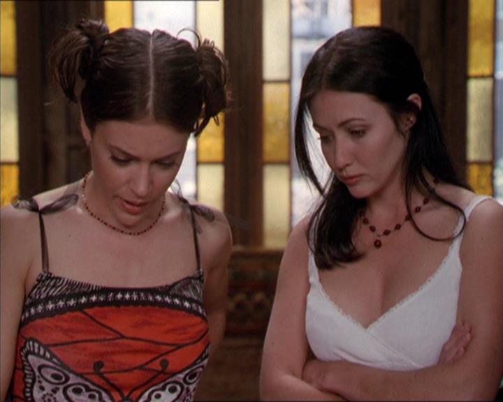 Charmed-Online-dot-217HowtoMakeAQuiltoutofAmericans0716.jpg