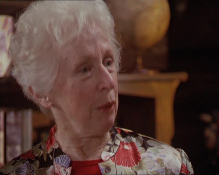 Charmed-Online-dot-217HowtoMakeAQuiltoutofAmericans0723.jpg Charmed-Online-dot-217HowtoMakeAQuiltoutofAmericans0723.jpg