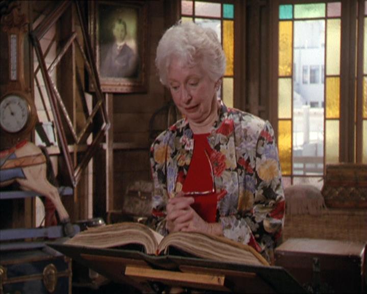 Charmed-Online-dot-217HowtoMakeAQuiltoutofAmericans0742.jpg