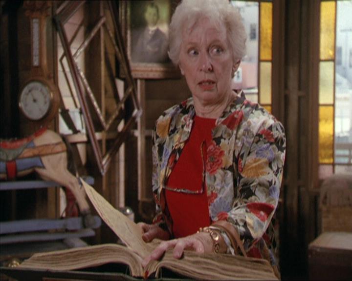 Charmed-Online-dot-217HowtoMakeAQuiltoutofAmericans0788.jpg