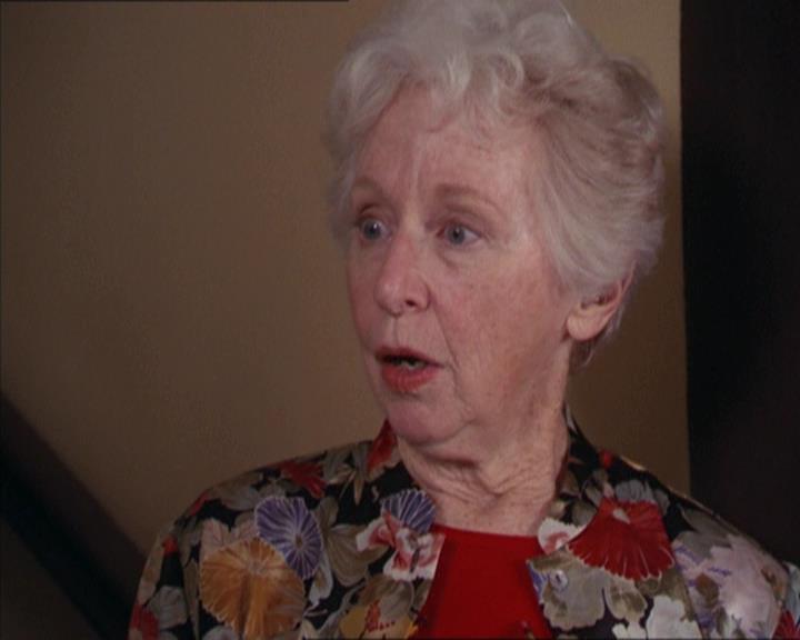 Charmed-Online-dot-217HowtoMakeAQuiltoutofAmericans0808.jpg