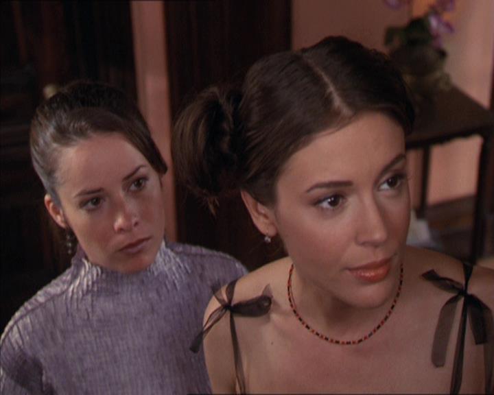 Charmed-Online-dot-217HowtoMakeAQuiltoutofAmericans0812.jpg