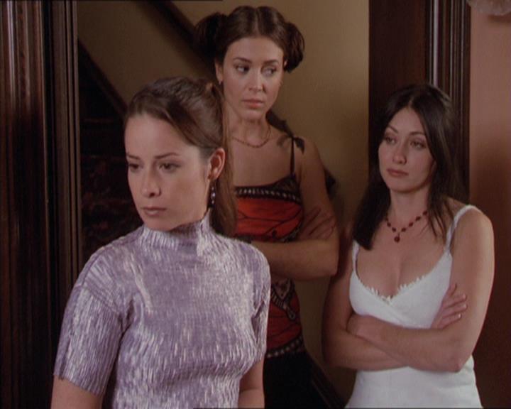 Charmed-Online-dot-217HowtoMakeAQuiltoutofAmericans0820.jpg
