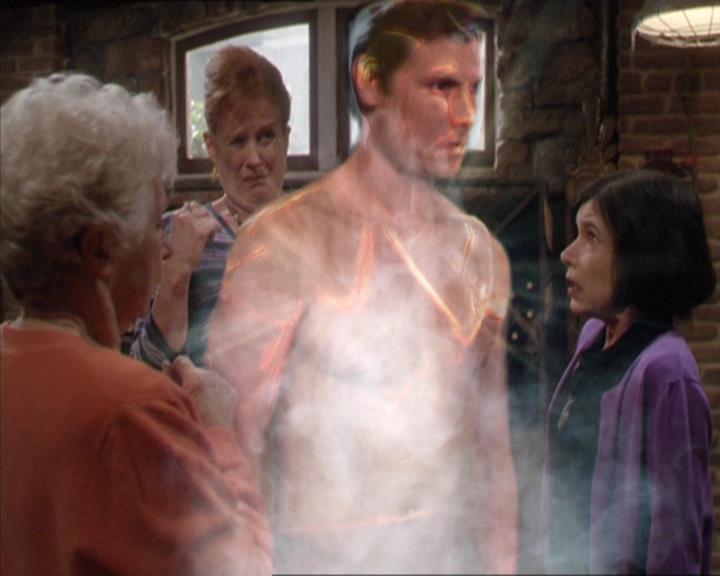 Charmed-Online-dot-217HowtoMakeAQuiltoutofAmericans0841.jpg