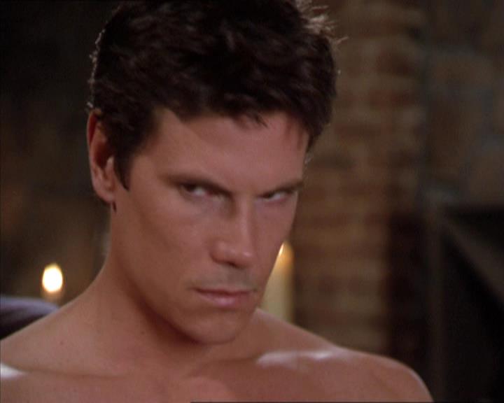 Charmed-Online-dot-217HowtoMakeAQuiltoutofAmericans0850.jpg