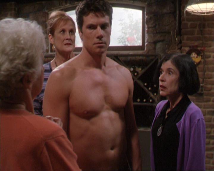 Charmed-Online-dot-217HowtoMakeAQuiltoutofAmericans0867.jpg