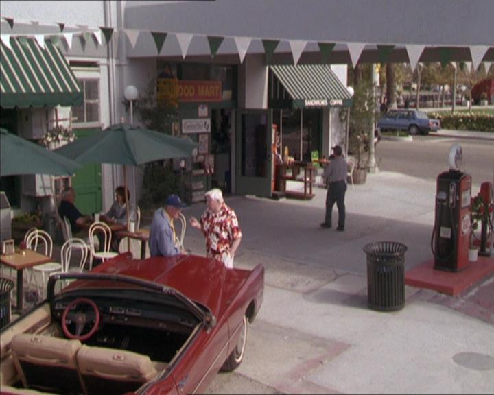 Charmed-Online-dot-217HowtoMakeAQuiltoutofAmericans0876.jpg Charmed-Online-dot-217HowtoMakeAQuiltoutofAmericans0876.jpg