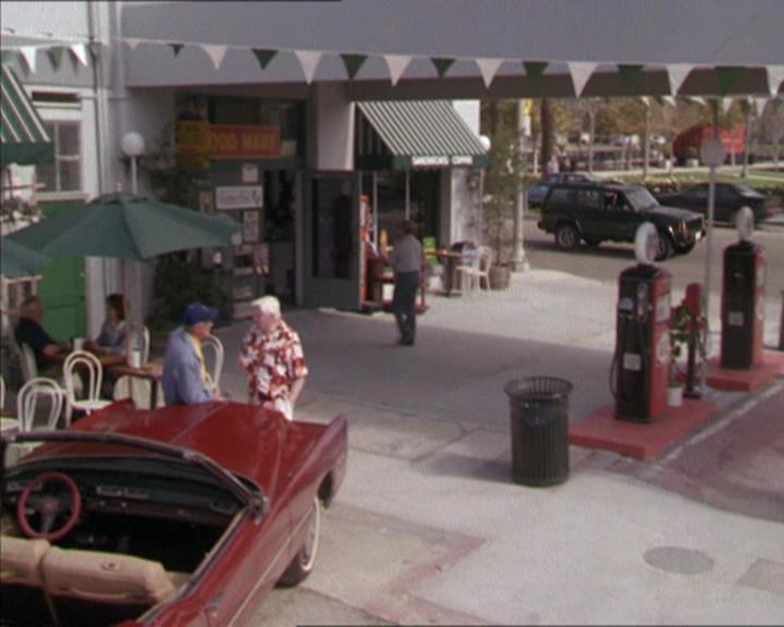Charmed-Online-dot-217HowtoMakeAQuiltoutofAmericans0877.jpg